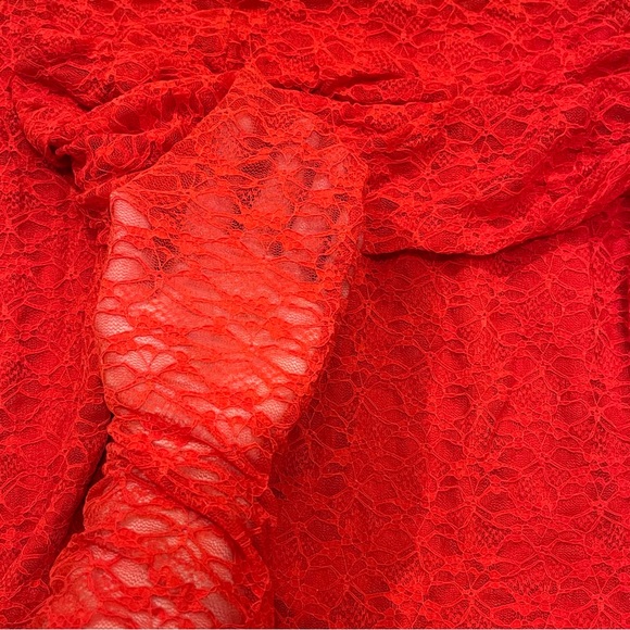 NWT COTTON CANDY LA.
Off The Shoulder Lace Mini Bodycon Dress.
Size Medium. - Picture 5 of 6